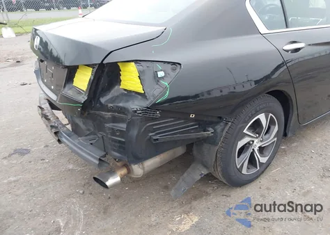 2017 Honda Accord Lx z USA, uszkodzony, nr VIN 1HGCR2F39HA040472